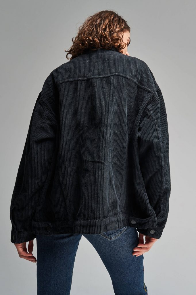 Женский Oversize жакет из вельвета цвет фюме, доступен в размерах XS/S и M/L — изображение 3