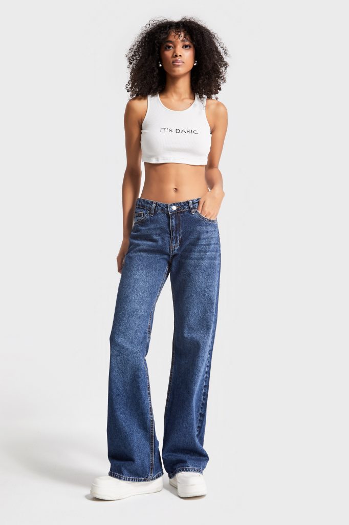 Женские тёмно-синие джинсы baggy flared fit из 100% хлопка, модели 34-42. Стандартная длина для всех размеров, стильный дизайн