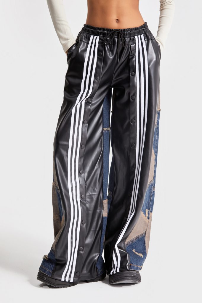 1732176327-gtfccdwmsf-kadin-kot-rengi-denim-deri-parcali-serit-detayli-tasarim-denim-18192.jpg
