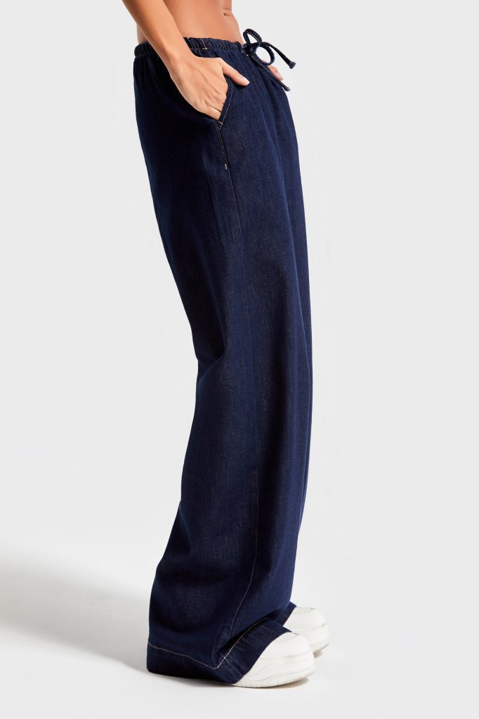 1732176343-j2lifqerag-kadin-indigo-renk-7w450-rahat-kumas-bol-kesim-denim-18470.jpg