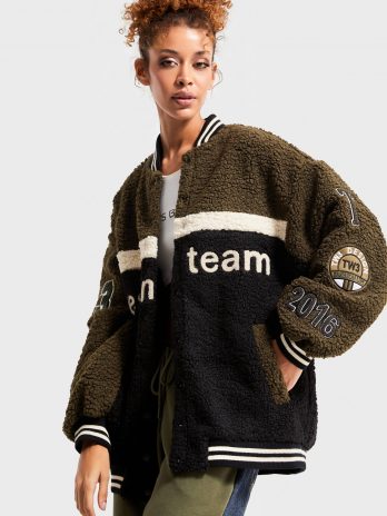 Женская оверсайз куртка колледж из ткани teddy, цвет хаки, модель 36/S, стандартная длина, состав 80% полиэстер, 20% вискоза