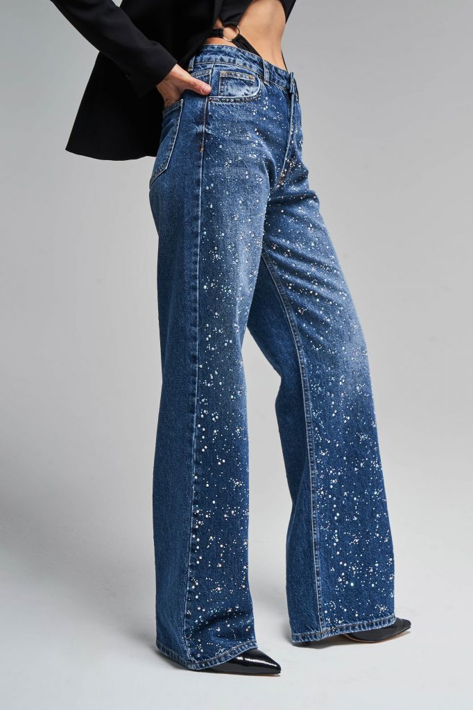 1732176358-zhrigyukem-kadin-koyu-mavi-renk-2w45-yapistirma-parlak-tasli-straight-fit-tasarim-denim-18716.jpg