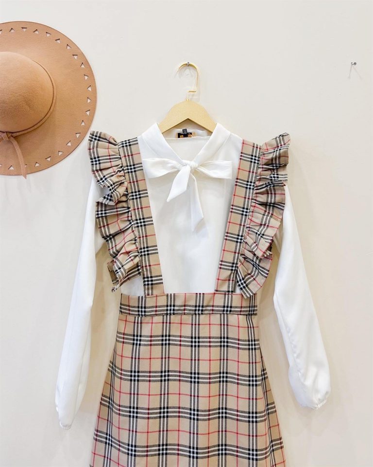 Платье-сарафан Burberry в клетку из 100% акрила, длина 58-62 см, размер S. Рекомендуется ручная стирка. Подходит для модных женщин — изображение 3