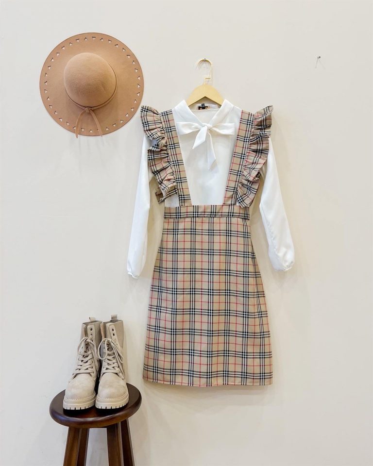 Платье-сарафан Burberry в клетку из 100% акрила, длина 58-62 см, размер S. Рекомендуется ручная стирка. Подходит для модных женщин — изображение 2