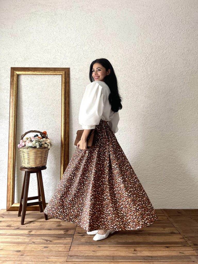 Юбка с цветами кофе из поплина, узкий крой, 95 см длины, размеры 36-42, подходит для стирки и глажки, не просвечивает — изображение 2