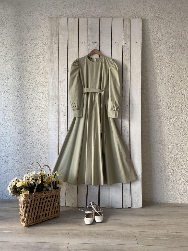 Длинное мягкое зеленое платье из поплина из 100% хлопка, размеры от S до 3XL, подходит для стирки при 30° и глажки при 150° — изображение 2
