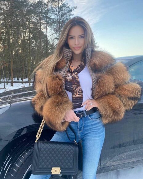 Шуба из енота с квадратными вставками NAOMI